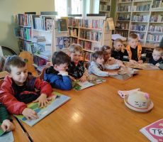 Przedszkolaki z Berestu z wizytą w bibliotece
